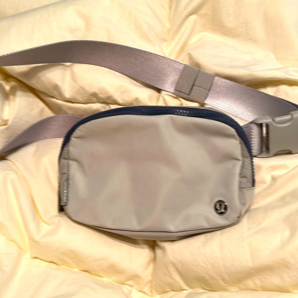 lululemon athletica Small Crossbody Belt Bag in Light Gray and Navy